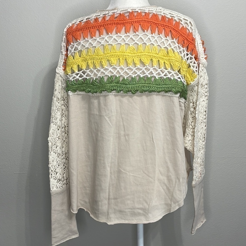 🌈 Free People High Hopes Crochet Sweater XS Minor Sleeve Flaw - Picture 4 of 6